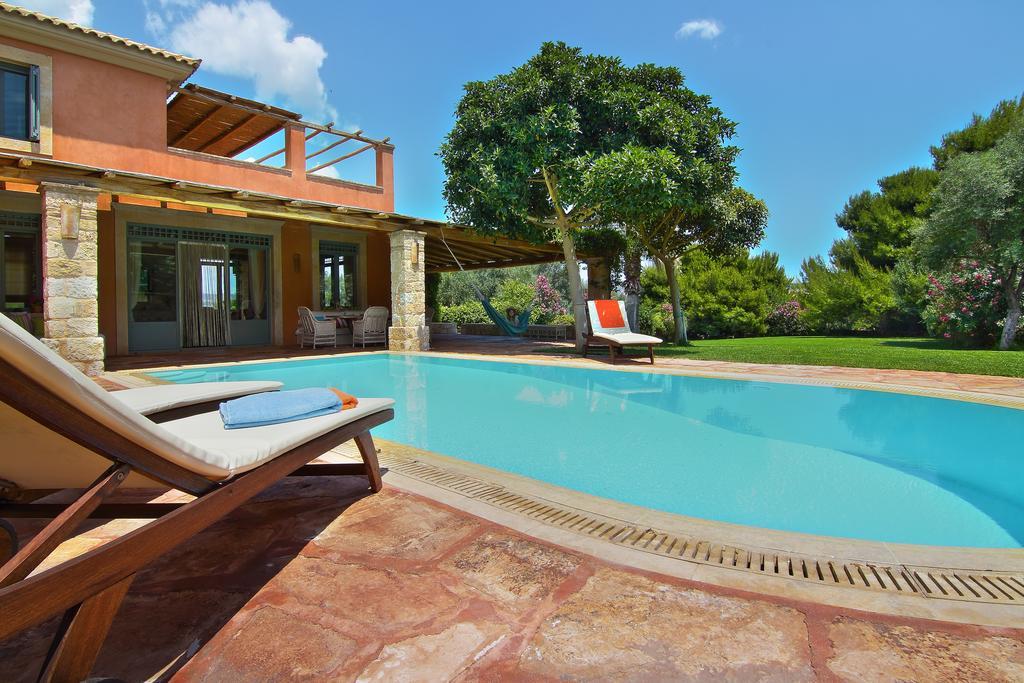 Vouliagmeni Villa Athen Zimmer foto